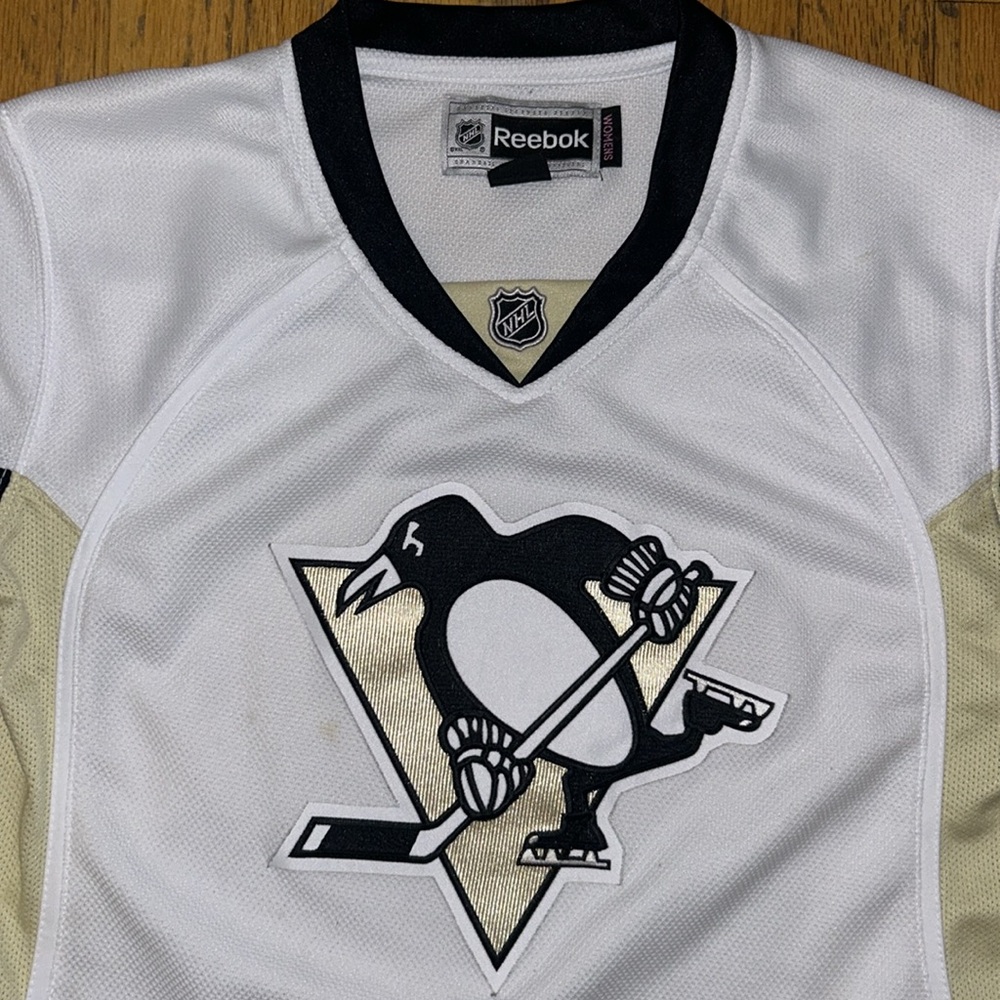 Penguins Women's Jersey 🏒🥅⛸️ - Picture 2 of 8